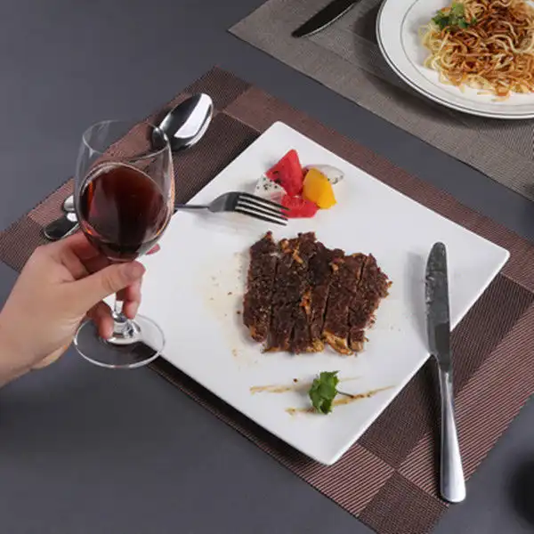 Wholesale easy-to-clean mesh placemats | Heat resistant4