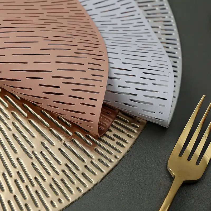 Wholesale round gold-colored perforated metal placemats | Heat resistant3