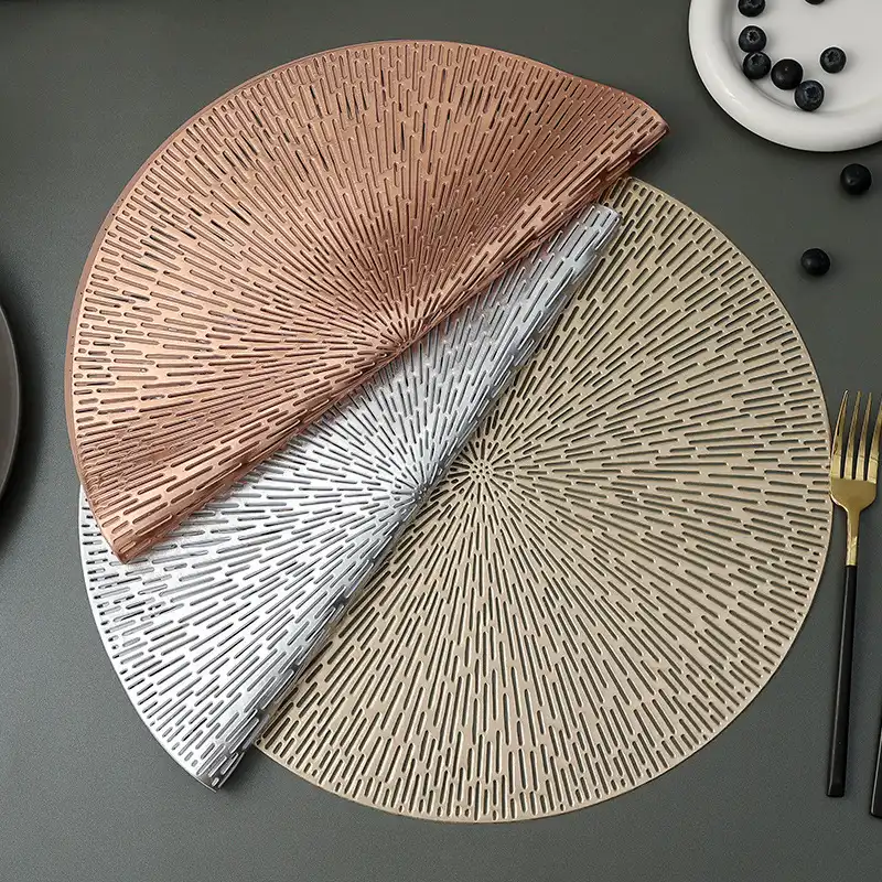 Wholesale round gold-colored perforated metal placemats | Heat resistant4